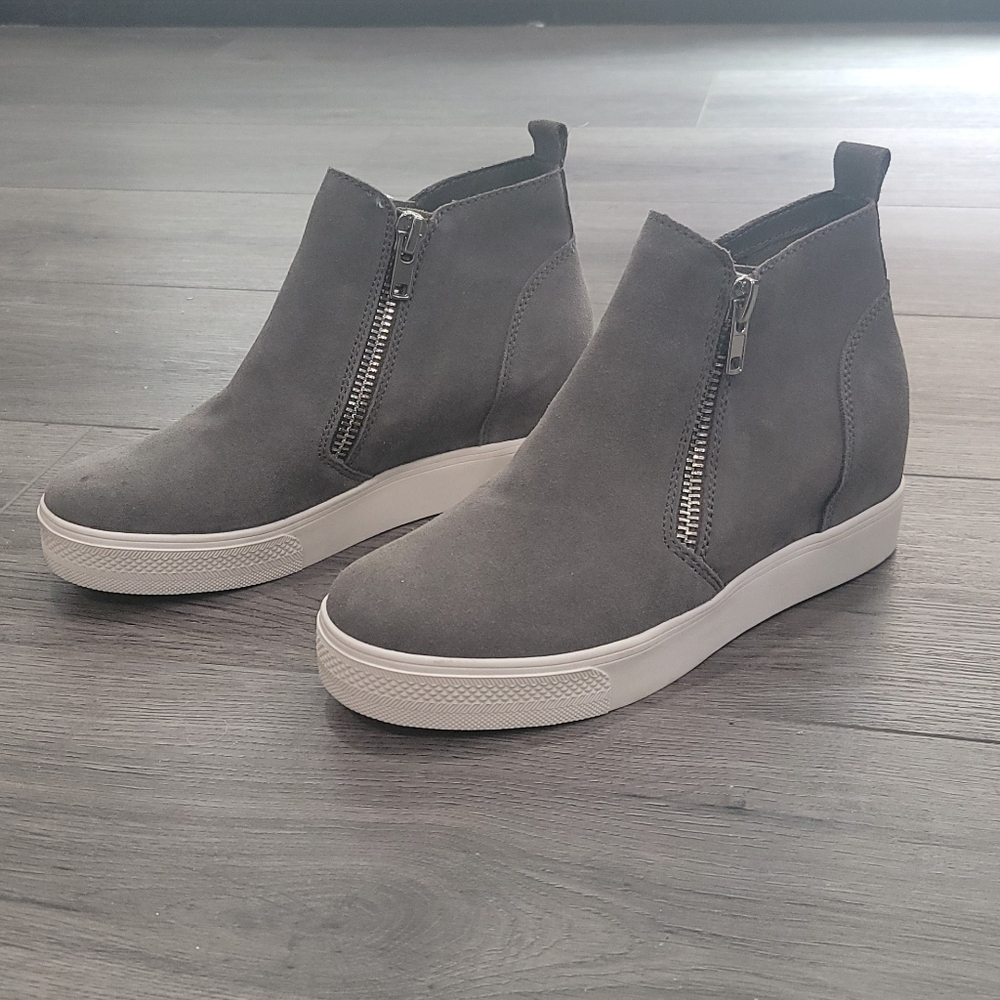 Steve Madden Suede Wedge Booties. Size 8.5